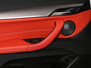 2018sDrive 25i AMԽҰb V g