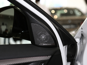 2018sDrive 25i AMԽҰb V g