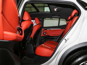 2018sDrive 25i AMԽҰb V g