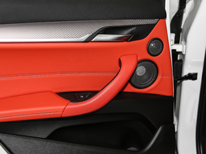 2018sDrive 25i AMԽҰb V g