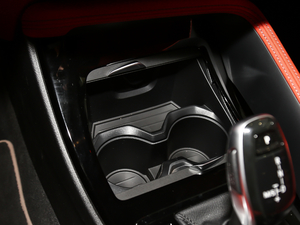 2018sDrive 25i AMԽҰb V g