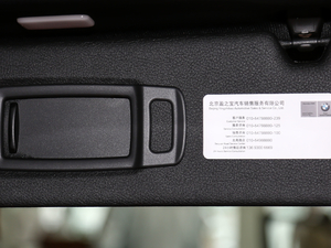 2018sDrive 25i AMԽҰb V g