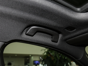 2018sDrive 25i AMԽҰb V g