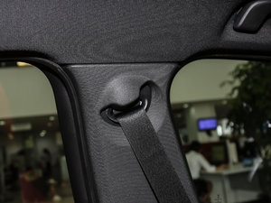 2018sDrive 25i AMԽҰb V g