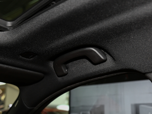 2018sDrive 25i AMԽҰb V g