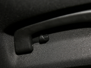 2018sDrive 25i AMԽҰb V g