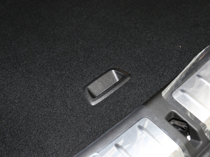 2018sDrive 25i AMԽҰb V g