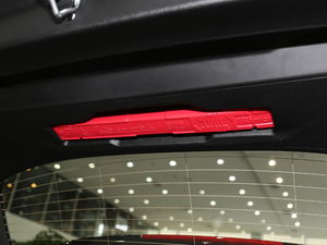 2018sDrive 25i AMԽҰb V g