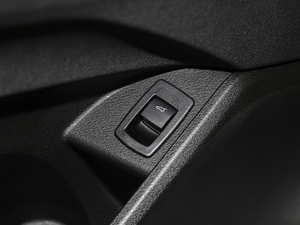 2018sDrive 25i AMԽҰb V g