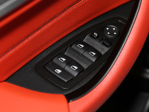 2018sDrive 25i AMԽҰb V п؅^