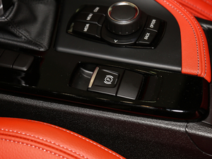 2018sDrive 25i AMԽҰb V п؅^