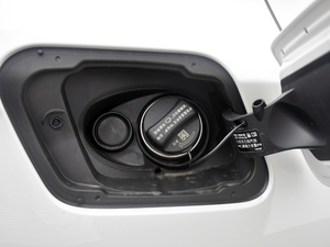 2018sDrive 25i AMԽҰb V ^