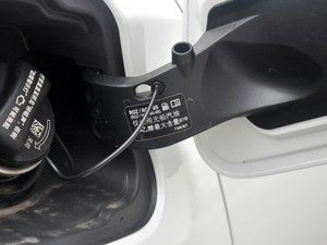 2018sDrive 25i AMԽҰb V ^