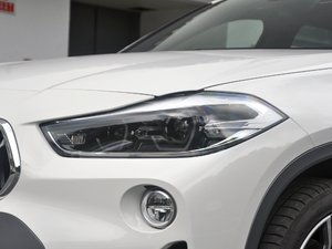 2018sDrive 25i AMԽҰb V ^