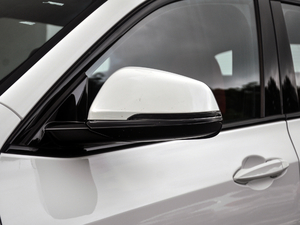 2018sDrive 25i AMԽҰb V (x)(ji)^