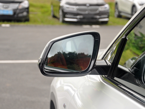 2018sDrive 25i AMԽҰb V (x)(ji)^