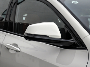 2018sDrive 25i AMԽҰb V ^