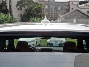 2018sDrive 25i AMԽҰb V ^