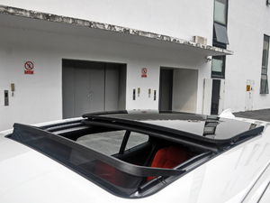 2018sDrive 25i AMԽҰb V ^