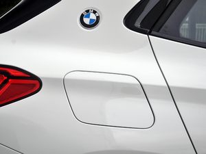 2018sDrive 25i AMԽҰb V ^