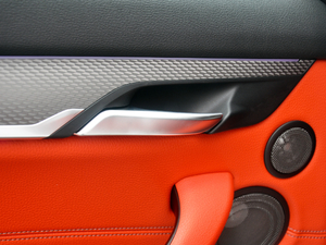 2018sDrive 25i AMԽҰb V g