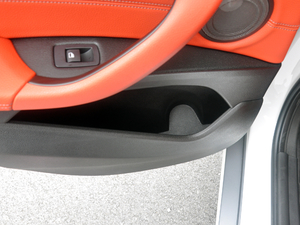 2018sDrive 25i AMԽҰb V g