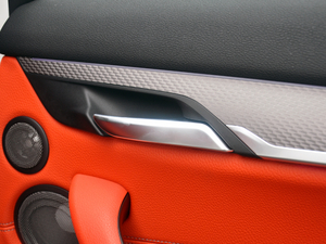 2018sDrive 25i AMԽҰb V g