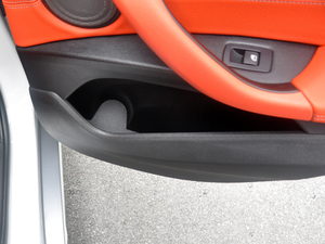 2018sDrive 25i AMԽҰb V g