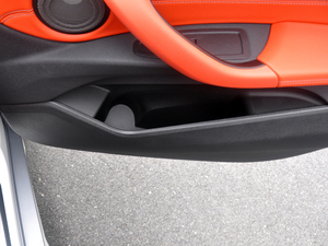 2018sDrive 25i AMԽҰb V g