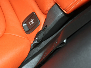 2018sDrive 25i AMԽҰb V g