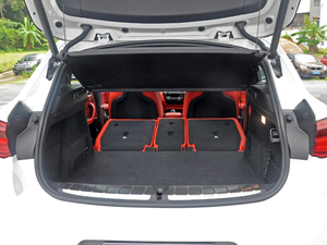 2018sDrive 25i AMԽҰb V g