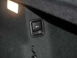 2018sDrive 25i AMԽҰb V g