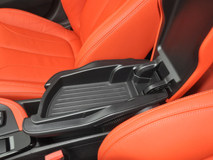 2018sDrive 25i AMԽҰb V g