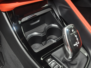 2018sDrive 25i AMԽҰb (gu)V g