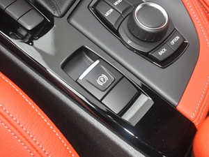 2018款sDrive 25i 豪华型M越野套装 国V 驻车制动器