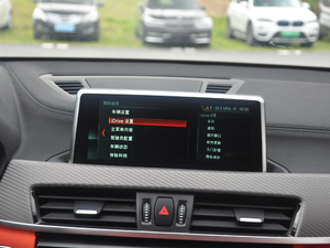 2018款sDrive 25i 豪华型M越野套装 国V 中控区