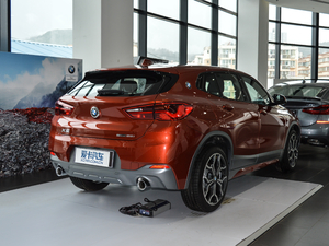 2018sDrive 25i AMԽҰb V w^