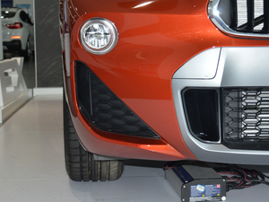 2018sDrive 25i AMԽҰb V (ji)^