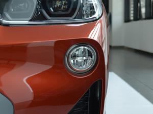 2018sDrive 25i AMԽҰb V ǰF