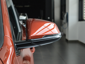 2018sDrive 25i AMԽҰb V ҕR