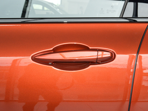 2018sDrive 25i AMԽҰb V {T