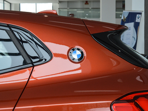 2018sDrive 25i AMԽҰb V (ji)^