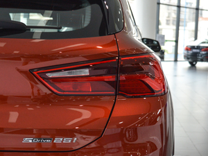 2018sDrive 25i AMԽҰb V β