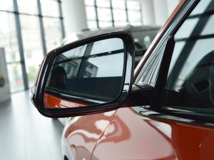 2018sDrive 25i AMԽҰb V (x)(ji)^