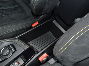 2018sDrive 25i AMԽҰb V g