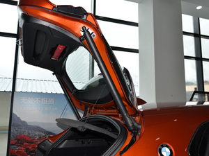 2018sDrive 25i AMԽҰb V g