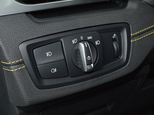 2018sDrive 25i AMԽҰb V п؅^