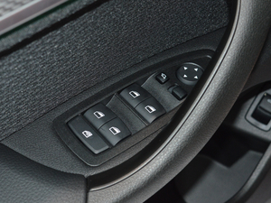 2018sDrive 25i AMԽҰb V {܇ƅ^	