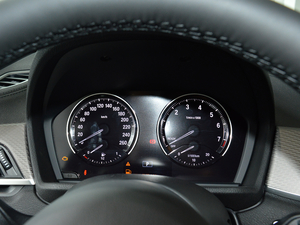 2018sDrive 25i AMԽҰb V x