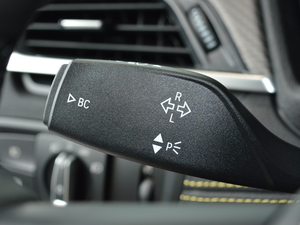 2018sDrive 25i AMԽҰb V п؅^